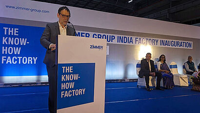 Inhaber Günther Zimmer hält eine Rede